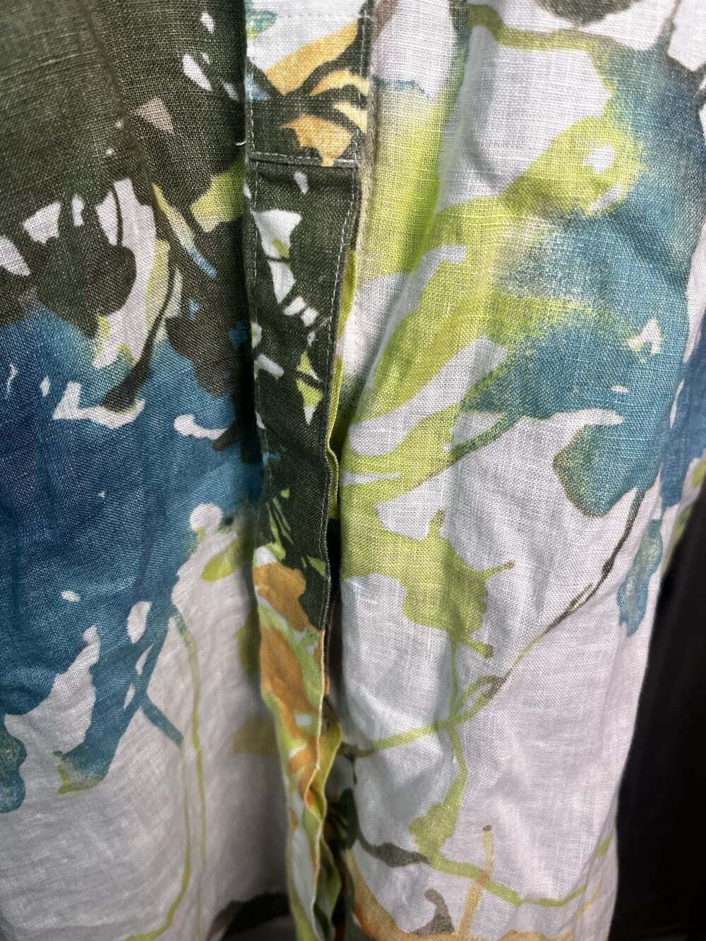Chicos Abstract Art No-Iron Linen Button Down Shirt Blouse Top Tropical Sz 0 - Picture 4 of 8